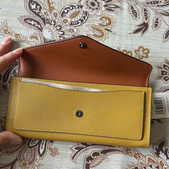 COACH Colorblock Crossgrain Leather Flap Snap Closure Wallet-V5/Flax Multi (NWT) - Picture 10 of 15